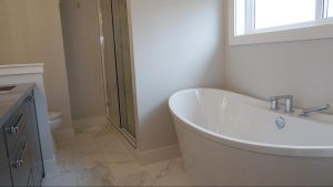 2018 Wings Above Kamloops House - Bathroom Soaker Tub
